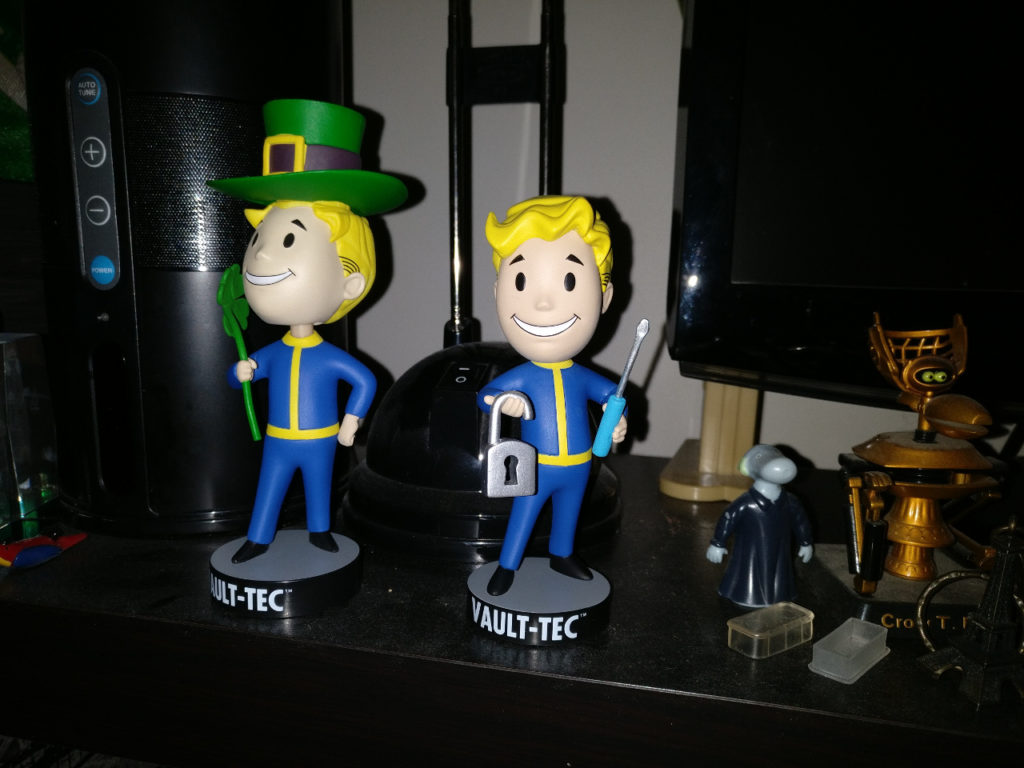 Fallout bobbleheads - Luck and lockpick